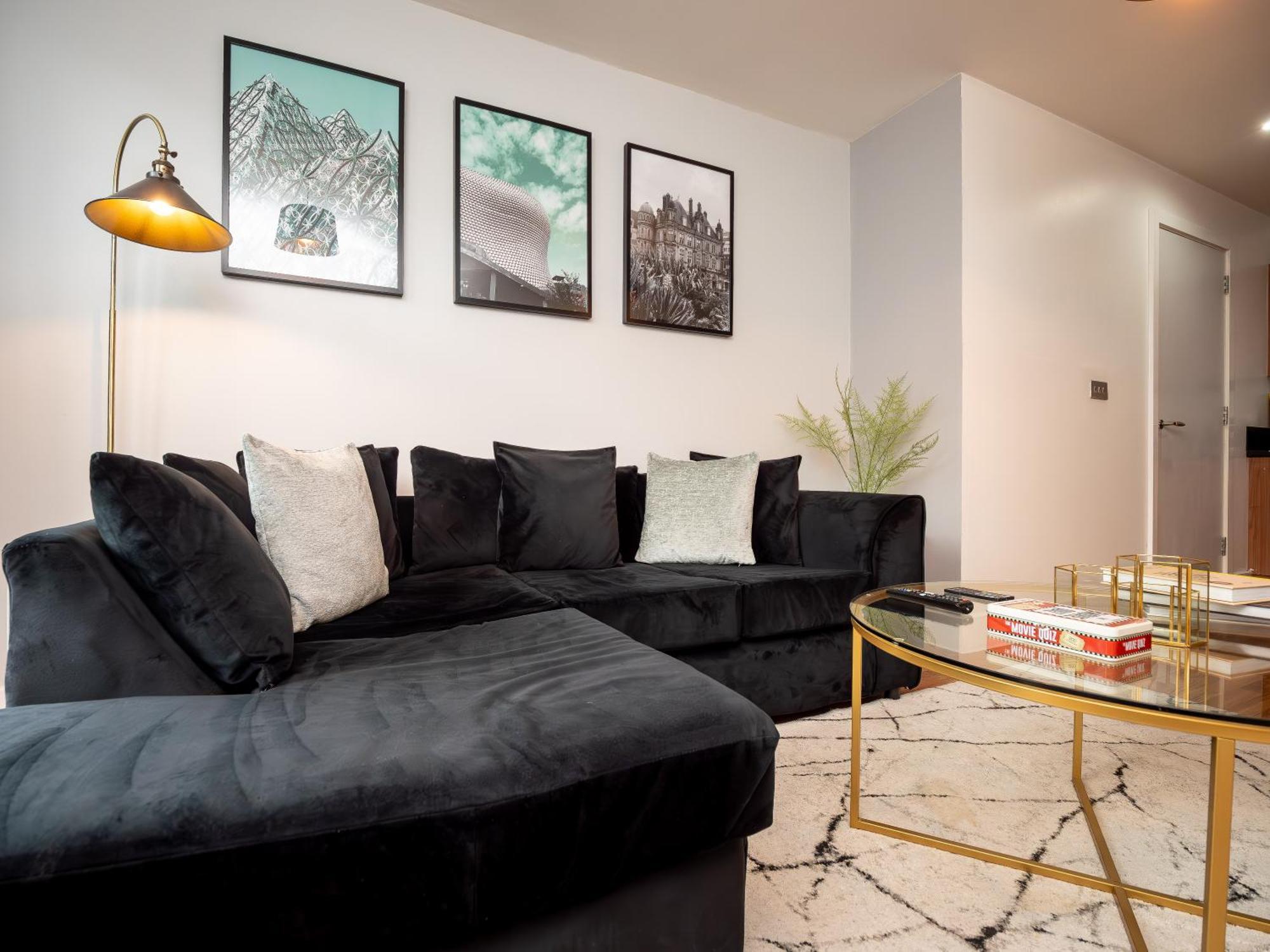 Amazing New Arcadian Centre - 1Bdr - Balcony & Parking Apartment เบอร์มิงแฮม ภายนอก รูปภาพ